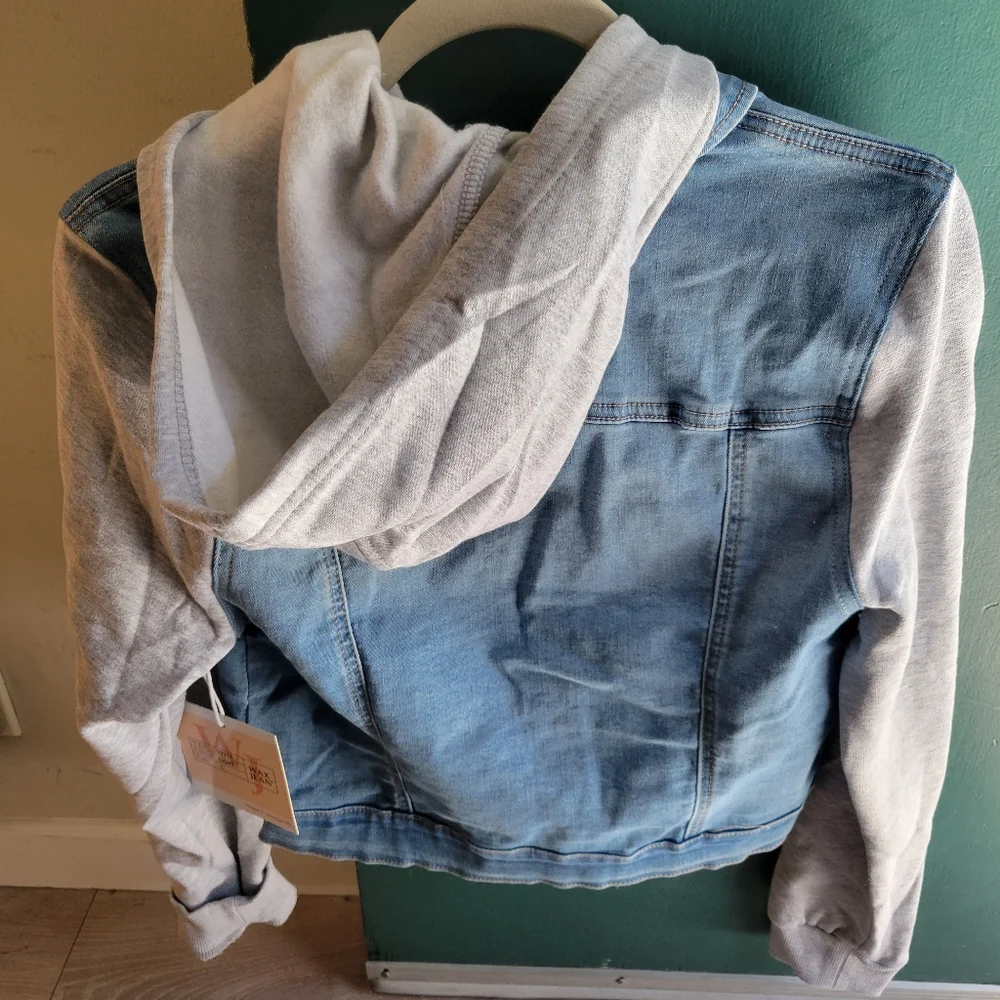 Jackets - Picture 3 of 3